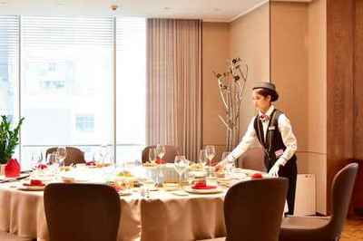 接待餐或自助餐服務