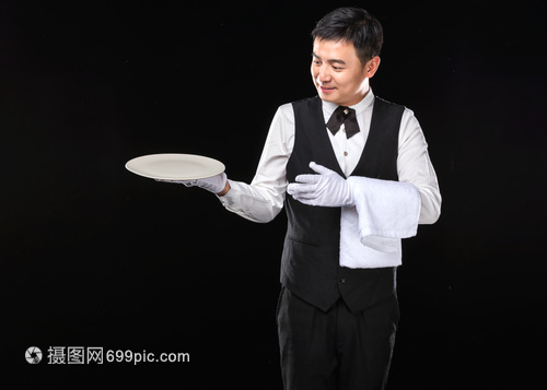 男服務(wù)生托托盤動作